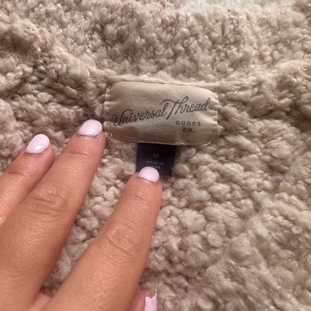 Universal Threads Sweater - Picture 3 of 3